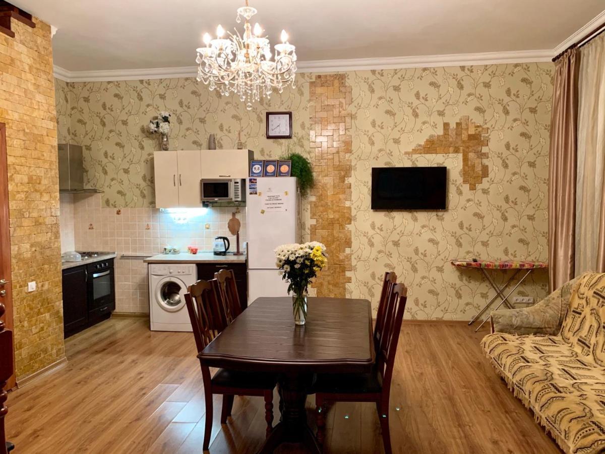 Apartment On Zhukovskogo Одесса Экстерьер фото