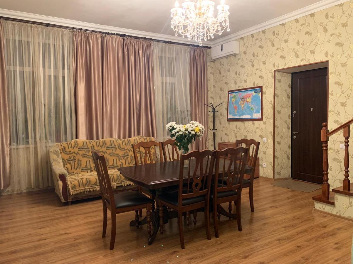 Apartment On Zhukovskogo Одесса Экстерьер фото