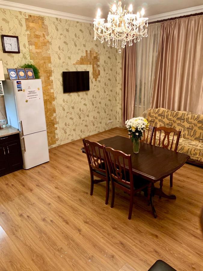 Apartment On Zhukovskogo Одесса Экстерьер фото